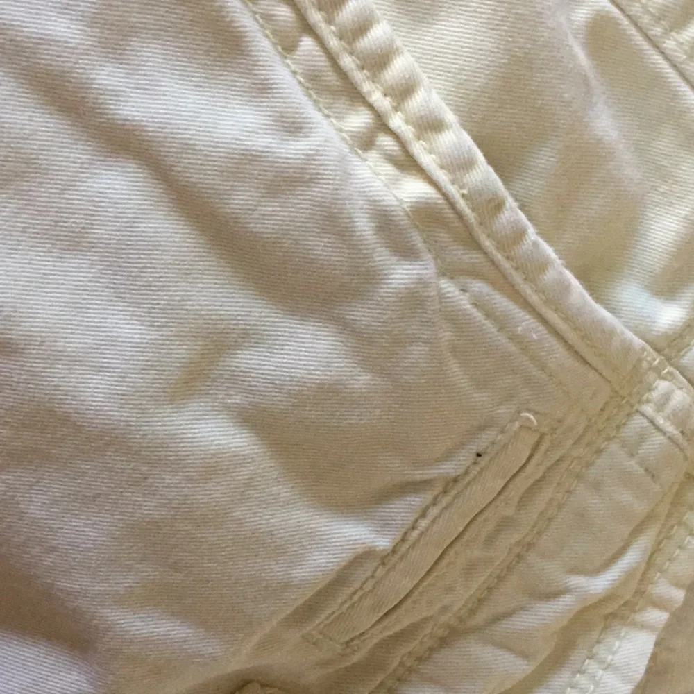 American Eagle Outfitters longer length waist30” yellow shorts